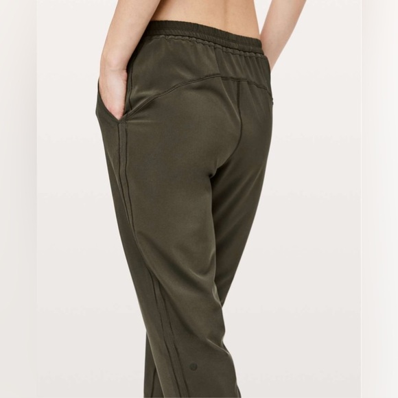 Lululemon Keep It Classic Crop 23" in Dark Olive - Picture 4 of 7